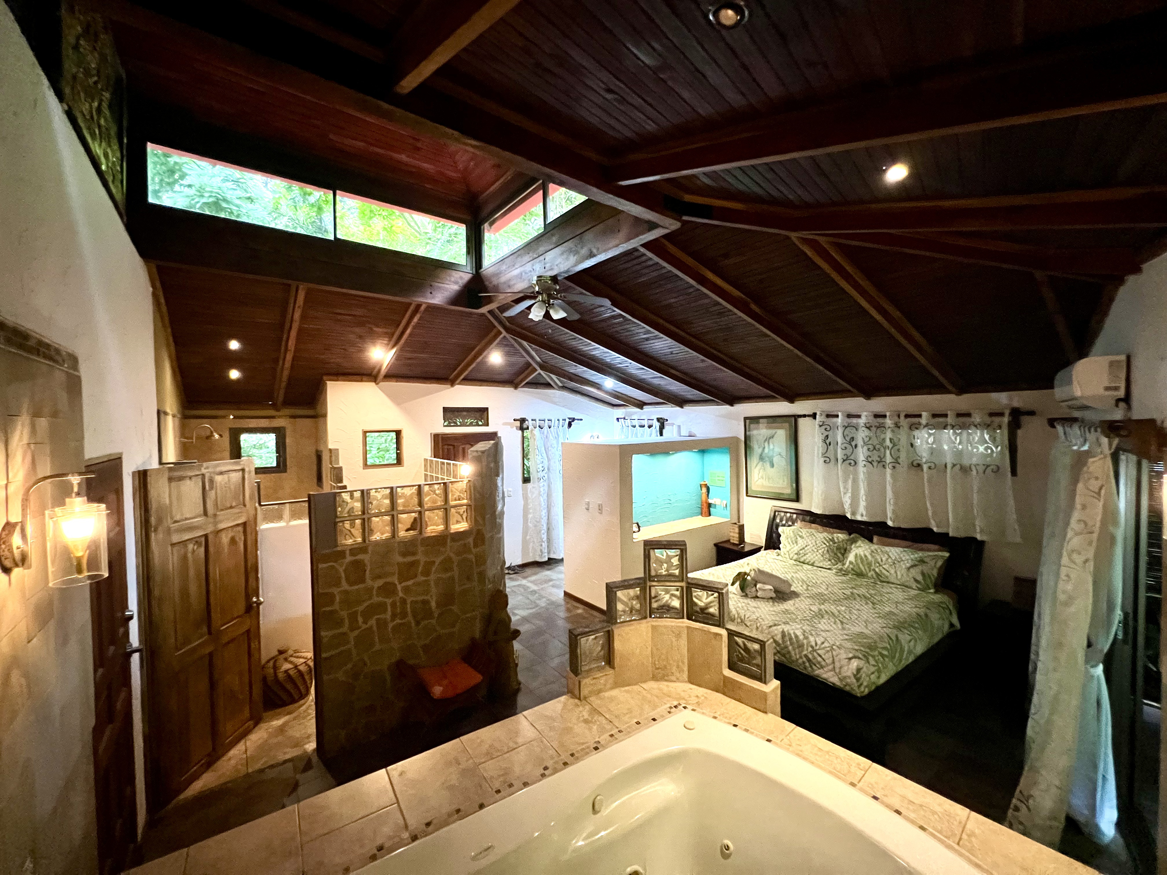 Juice Detox - Honeymoon Jacuzzi Suite